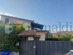 Foto Villa plurifamiliare in vendita a Settingiano