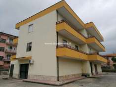 Foto Villa quadrifamiliare in vendita a Crotone