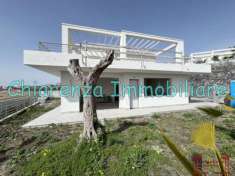 Foto Villa singola con giardino e terrazza panoramica