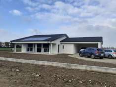 Foto Villa singola in Vendita, 1 Locale, 140 mq (Pordenone)