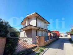 Foto Villa singola in Vendita, pi di 6 Locali, 300 mq (Mosciano Sant