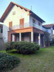 Foto Villa singola in Vendita, pi di 6 Locali, 300 mq (Sartirana Lom