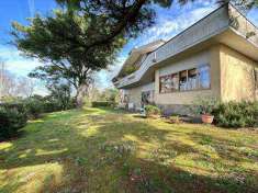 Foto Villa singola in Vendita, pi di 6 Locali, 330 mq (Arezzo)