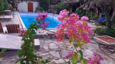 Foto Villa singola in Vendita, pi di 6 Locali, 350 mq (Terni)