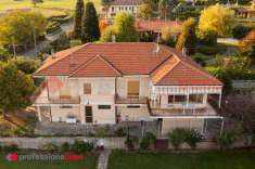 Foto Villa singola in Vendita, pi di 6 Locali, 360 mq (Cantalupa)