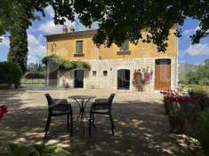 Foto Villa singola in Vendita, pi di 6 Locali, 400 mq (Pietravairano