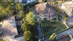 Foto Villa singola in Vendita, pi di 6 Locali, 435 mq (L'Aquila)