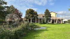 Foto Villa singola in Vendita, pi di 6 Locali, 611 mq (Ozzero)