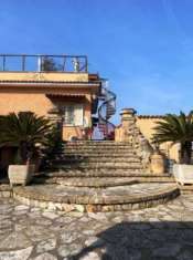 Foto VILLA UNIFAMILIARE CON GIARDINO PRIVATO IN VENDITA -TRAGLIATELLA  LOTTI DI ROMA