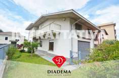Foto Villa unifamiliare in vendita a Albizzate