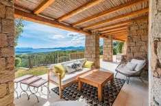 Foto Villa unifamiliare in vendita a Arzachena
