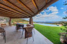 Foto Villa unifamiliare in vendita a Arzachena