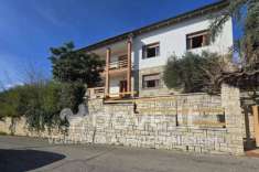 Foto Villa unifamiliare in vendita a Asciano - 14 locali 350mq