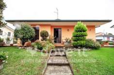 Foto Villa unifamiliare in vendita a Bagnolo Di Po - 4 locali 220mq