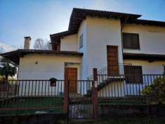 Foto Villa unifamiliare in vendita a Borgomanero - 10 locali 270mq