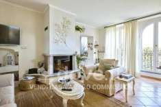 Foto Villa unifamiliare in vendita a Brusimpiano
