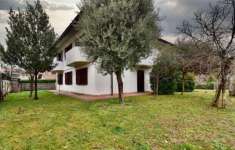 Foto Villa unifamiliare in vendita a Ceriano Laghetto - 3 locali 250mq