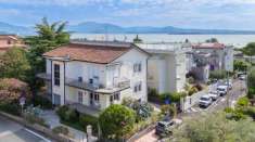 Foto Villa unifamiliare in vendita a Desenzano Del Garda