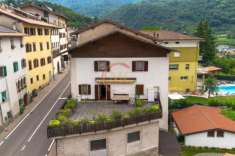 Foto Villa unifamiliare in vendita a Drena - 9 locali 333mq