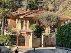 Foto Villa unifamiliare in vendita a Gualdo Tadino - 11 locali 330mq