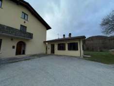Foto Villa unifamiliare in vendita a Gualdo Tadino - 11 locali 560mq