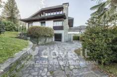 Foto Villa unifamiliare in vendita a Lavena Ponte Tresa