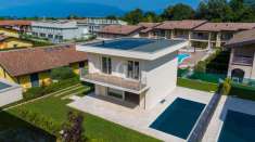 Foto Villa unifamiliare in vendita a Manerba Del Garda