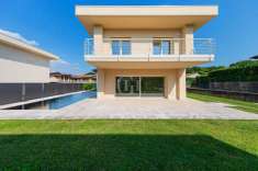 Foto Villa unifamiliare in vendita a Manerba Del Garda