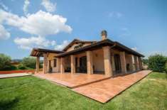 Foto Villa unifamiliare in vendita a Marsciano - 8 locali 220mq