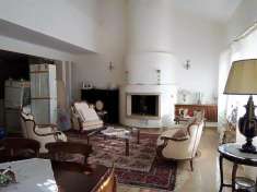 Foto Villa unifamiliare in vendita a Mendicino - 21 locali 650mq