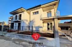 Foto Villa unifamiliare in vendita a Oggiona Con Santo Stefano