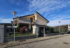 Foto Villa unifamiliare in vendita a Parabiago