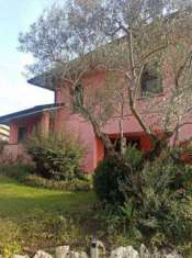 Foto Villa unifamiliare in vendita a Porto Mantovano - 12 locali 380mq