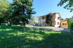 Foto Villa unifamiliare in vendita a Reggio Emilia - 12 locali 300mq