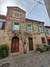 Foto Villa unifamiliare in vendita a Rimini - 8 locali 286mq