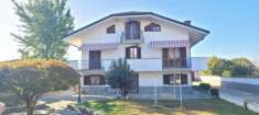 Foto Villa unifamiliare in vendita a Riva Presso Chieri - 11 locali 376mq