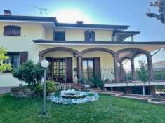Foto Villa unifamiliare in vendita a San Possidonio - 11 locali 300mq