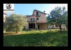 Foto Villa unifamiliare in vendita a Scandriglia - 6 locali 200mq