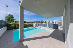 Foto Villa unifamiliare in vendita a Sirmione