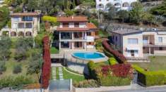 Foto Villa unifamiliare in vendita a Toscolano Maderno - 10 locali 275mq