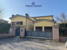 Foto Villa unifamiliare in vendita a Traversetolo