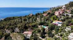 Foto Villa unifamiliare in vendita a Ventimiglia - 13 locali 400mq