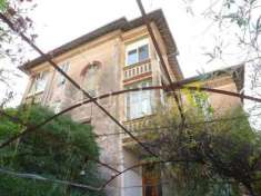 Foto Villa unifamiliare in vendita a Ventimiglia - 14 locali 500mq