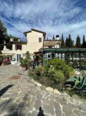Foto VILLA VENDESI COLLINE DI FIRENZE IMMERSA NEL VERDE