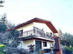 Foto VILLA VISTA LAGO CON AMPIO TERRENO