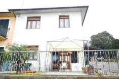 Foto Villetta a schiera angolare in vendita a Santa Maria a Colle - Lucca 120 mq  Rif: 1315151