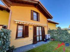 Foto Villetta a schiera con giardino privato
