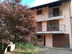 Foto Villetta a schiera di 193 m con pi di 5 locali e box auto doppio in vendita a Vignolo