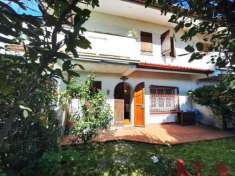 Foto Villetta a schiera in vendita a Marina di Massa - Massa 90 mq  Rif: 1314861