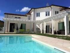 Foto Villetta bifamiliare in affitto a Forte dei Marmi 320 mq  Rif: 1031560